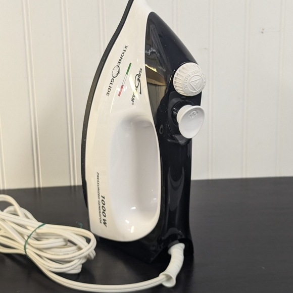 EUROSTEAM Stone Glide Model 6198 Steam Iron With Pressurized Generator1000W - Picture 3 of 11
